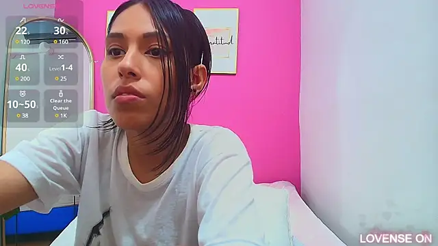 Snapshot of yourcuteneighbourr chatting on March 11, 2025, 9:13 am yourcuteneighbourr online show from March 11, 2025, 9:13 am