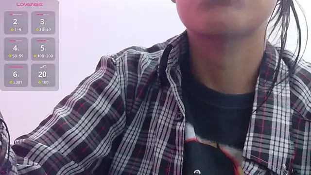 Snapshot of yourcuteneighbourr chatting on October 21, 2025, 2:44 am yourcuteneighbourr online show from October 21, 2025, 2:44 am