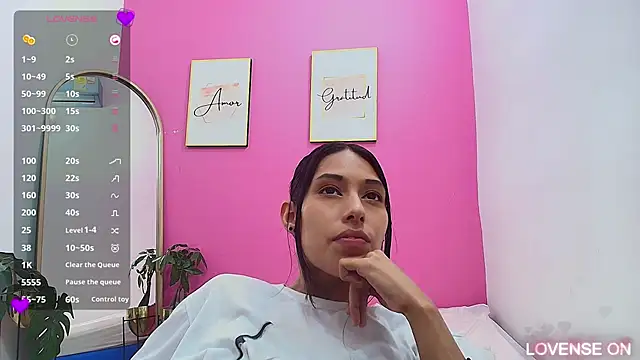 Snapshot of yourcuteneighbourr chatting on March 12, 2025, 6:18 am yourcuteneighbourr online show from March 12, 2025, 6:18 am