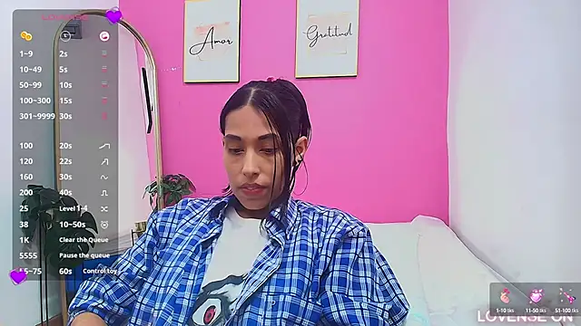 Snapshot of yourcuteneighbourr chatting on March 13, 2025, 6:16 am yourcuteneighbourr online show from March 13, 2025, 6:16 am