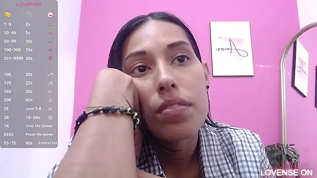 Snapshot of yourcuteneighbourr chatting on March 22, 2025, 9:24 am yourcuteneighbourr online show from March 22, 2025, 9:24 am