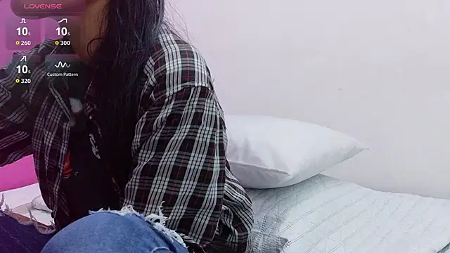 Snapshot of yourcuteneighbourr chatting on October 23, 2025, 2:54 am yourcuteneighbourr online show from October 23, 2025, 2:54 am