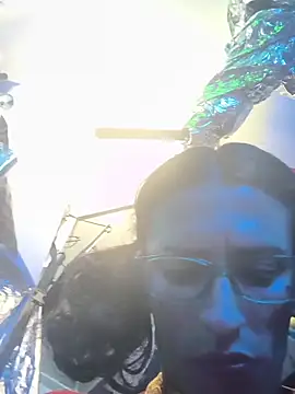 Snapshot of gurlnips chatting on January 17, 2026, 3:37 pm gurlnips online show from January 17, 2026, 3:37 pm