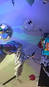 Snapshot of gurlnips chatting on January 18, 2026, 4:05 am gurlnips online show from January 18, 2026, 4:05 am