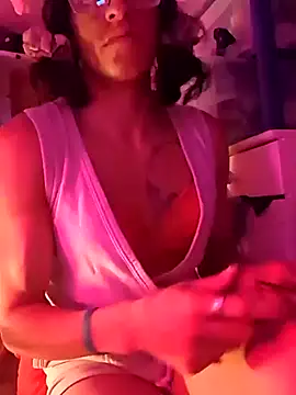 gurlnips online show from October 15, 2025, 6:11 am