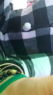 Snapshot of gurlnips chatting on January 16, 2026, 2:10 pm gurlnips online show from January 16, 2026, 2:10 pm