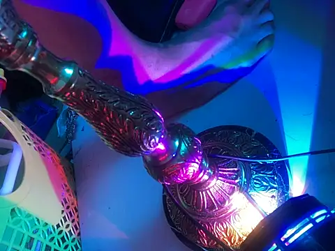 gurlnips online show from September 30, 2025, 7:25 am