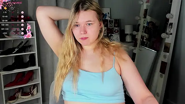 Snapshot of Rebecca_Kelly chatting on February 3, 2026, 6:33 am Rebecca Kelly online show from February 3, 2026, 6:33 am