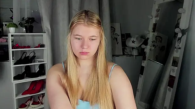 Rebecca Kelly online show from November 22, 2025, 2:32 am