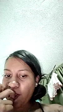 Snapshot of Tiphanydirty3 chatting on November 2, 2025, 2:16 am Tiphanydirty3 online show from November 2, 2025, 2:16 am