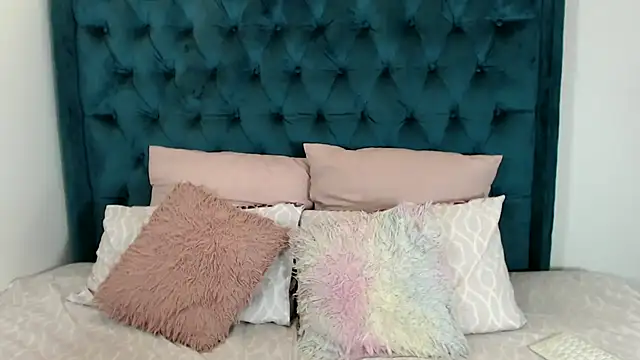 Snapshot of 1Blackertheberry1 chatting on January 25, 2025, 10:28 pm 1Blackertheberry1 online show from January 25, 2025, 10:28 pm