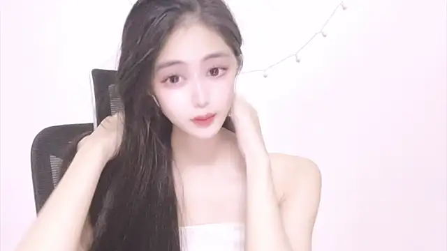 ---MIA--- online show from September 25, 2025, 2:23 pm