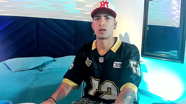 DrakeNeumann online show from April 13, 2026, 3:32 am