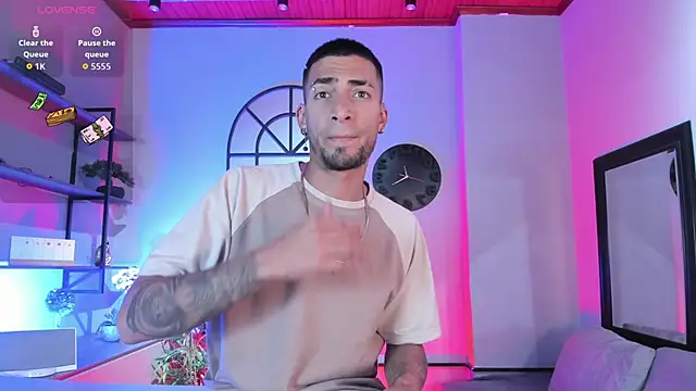 DrakeNeumann online show from December 14, 2025, 3:35 am