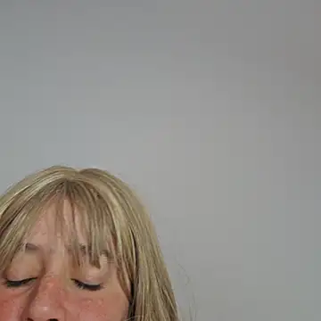 Snapshot of Massa8 chatting on November 22, 2025, 4:11 am Massa8 online show from November 22, 2025, 4:11 am