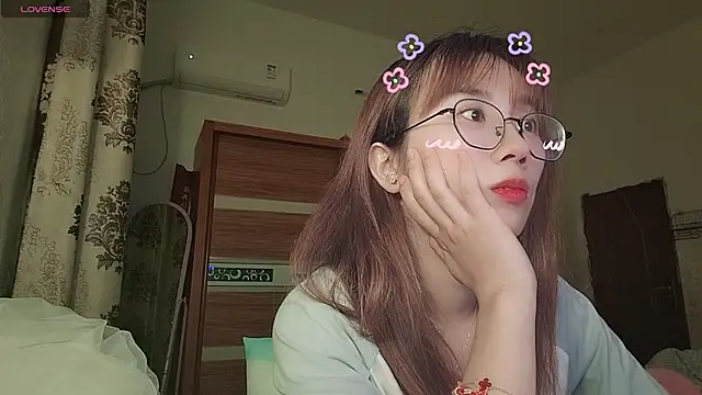 Lili 666 online show from May 19, 2026, 4:14 pm