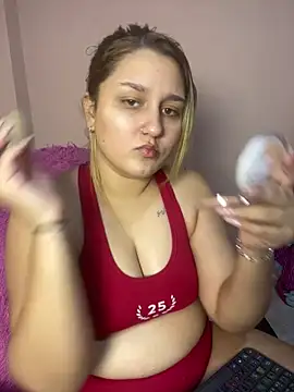 saray gomez22 online show from April 5, 2026, 8:04 pm