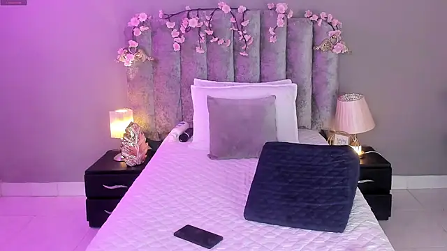 Chleo   online show from February 28, 2026, 2:39 pm