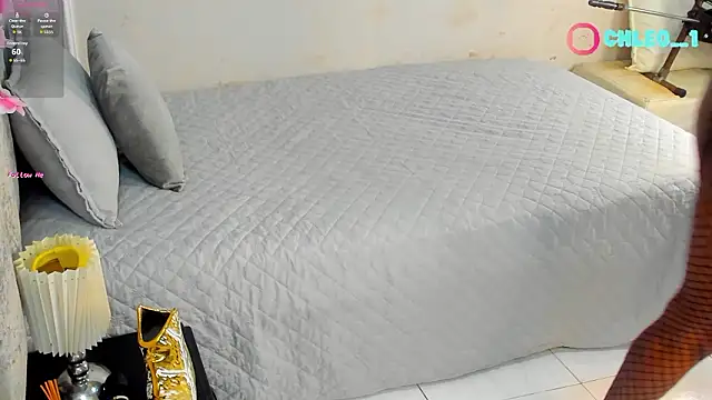 Chleo   online show from March 25, 2026, 1:32 pm