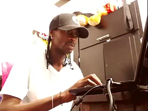 phillip-hot online show from January 22, 2025, 4:23 pm