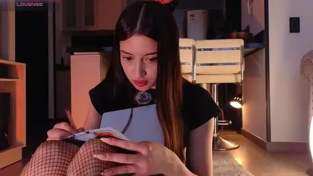 Snapshot of eimy22 chatting on February 3, 2025, 10:11 pm eimy22 online show from February 3, 2025, 10:11 pm