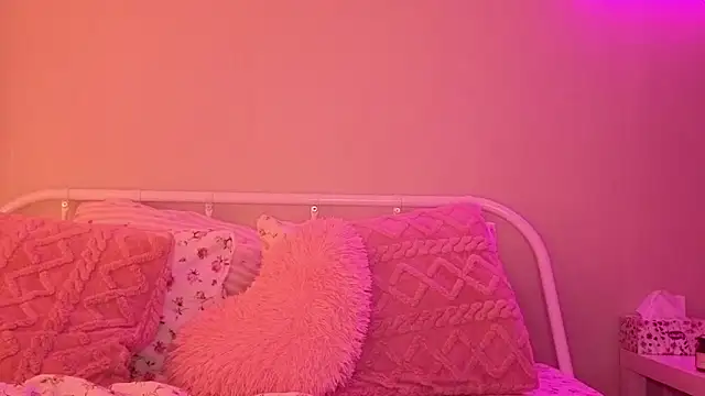 Snapshot of KateVon chatting on November 20, 2025, 1:23 pm KateVon online show from November 20, 2025, 1:23 pm