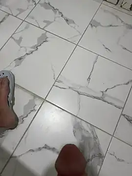 Snapshot of Ssenkronizze chatting on March 15, 2026, 7:48 am Ssenkronizze online show from March 15, 2026, 7:48 am