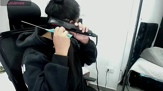 jjulietha95 online show from October 8, 2025, 4:36 am