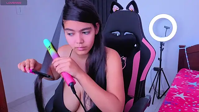 Victoriacarmo online show from September 24, 2025, 4:46 pm