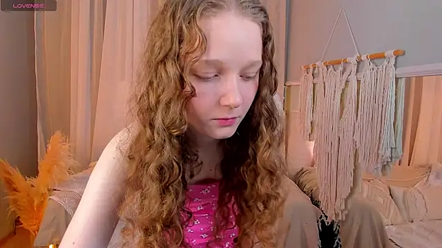 Snapshot of _Rose_Charming_ chatting on September 14, 2025, 9:59 pm Rose Charming online show from September 14, 2025, 9:59 pm