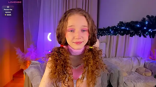 Snapshot of _Rose_Charming_ chatting on December 22, 2024, 9:31 pm Rose Charming online show from December 22, 2024, 9:31 pm