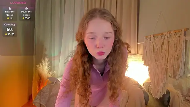 Snapshot of _Rose_Charming_ chatting on March 7, 2025, 9:48 pm Rose Charming online show from March 7, 2025, 9:48 pm