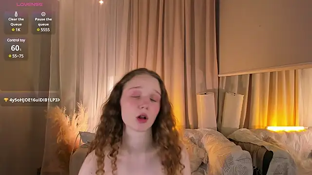 Snapshot of _Rose_Charming_ chatting on February 22, 2025, 4:30 pm Rose Charming online show from February 22, 2025, 4:30 pm