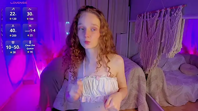 Snapshot of _Rose_Charming_ chatting on December 15, 2024, 9:42 pm Rose Charming online show from December 15, 2024, 9:42 pm