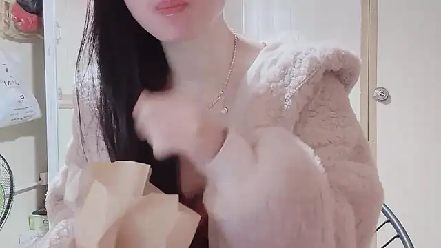 LinhChi 9x online show from November 20, 2025, 2:45 am