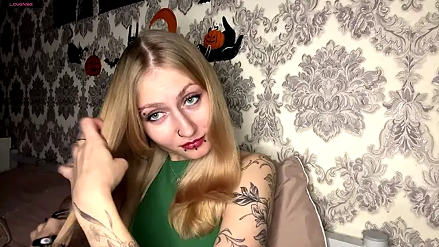 MarthaGees online show from November 6, 2025, 4:55 pm