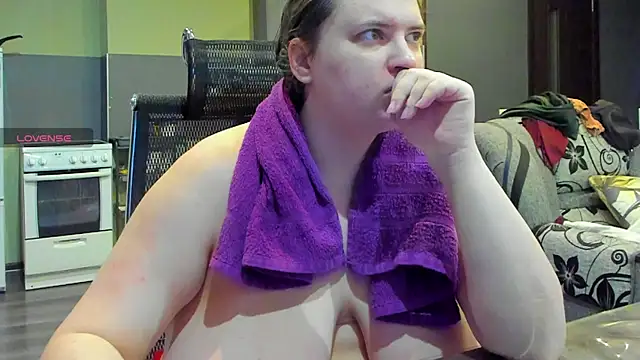 1lindsey1 online show from October 2, 2025, 12:30 pm