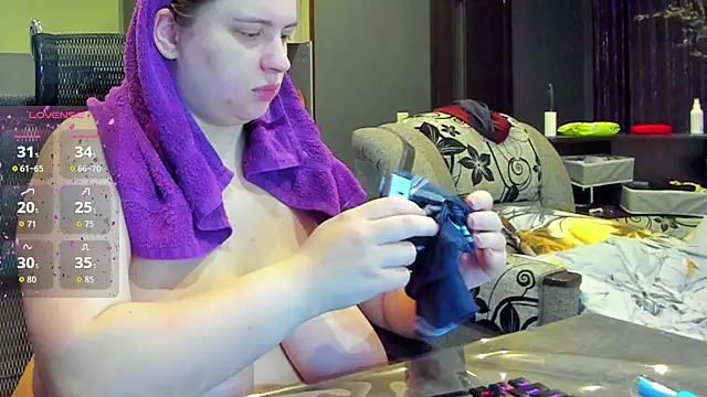 1lindsey1 online show from September 13, 2025, 6:35 am