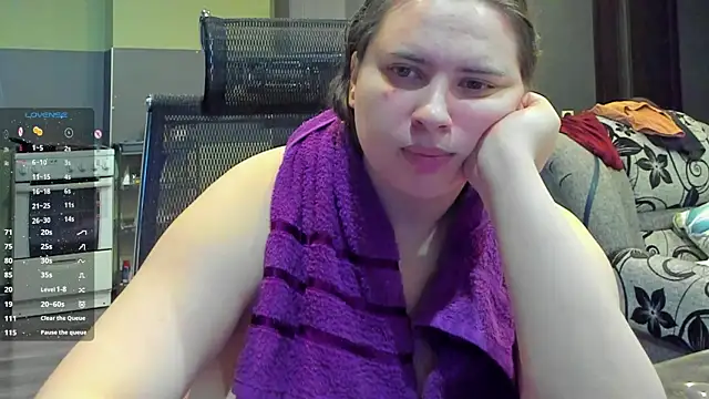 1lindsey1 online show from November 21, 2025, 12:04 pm