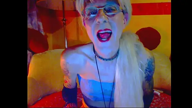 cuxladyboy online show from October 17, 2025, 12:47 am