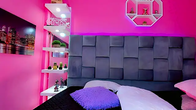 Saamanthaa11 online show from March 31, 2026, 5:20 am