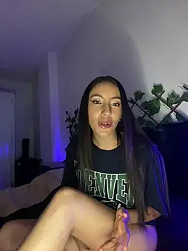 FrancellyHot online show from July 10, 2026, 12:10 am