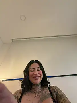 Iam Annii online show from April 6, 2026, 11:28 pm