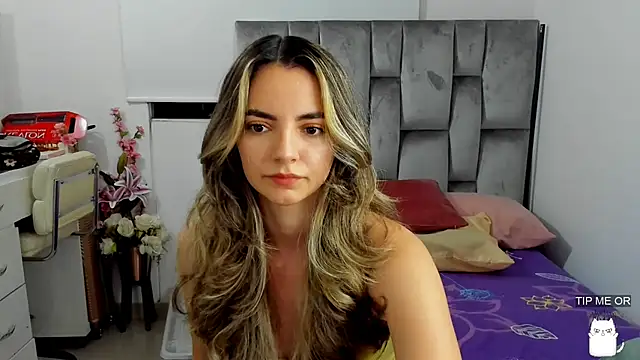 baby-miah online show from May 26, 2026, 12:09 am