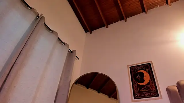 sky caroline online show from February 25, 2026, 9:14 pm