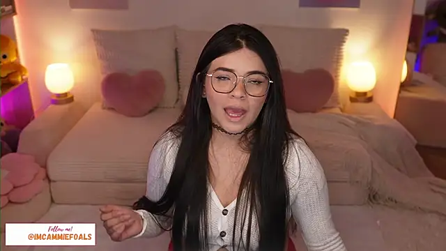 Snapshot of cammiefoalss chatting on February 17, 2026, 5:43 pm cammiefoalss online show from February 17, 2026, 5:43 pm