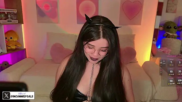 Snapshot of cammiefoalss chatting on November 22, 2025, 7:35 pm cammiefoalss online show from November 22, 2025, 7:35 pm