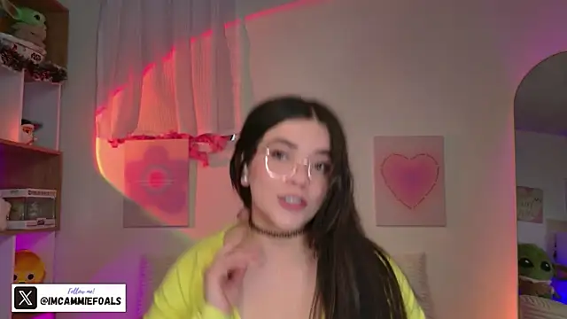 Snapshot of cammiefoalss chatting on December 19, 2025, 5:37 pm cammiefoalss online show from December 19, 2025, 5:37 pm