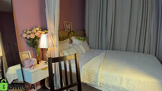 Dearly Emily online show from November 13, 2025, 5:17 pm