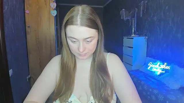Snapshot of Demure_Smile chatting on February 26, 2025, 1:22 pm Demure Smile online show from February 26, 2025, 1:22 pm